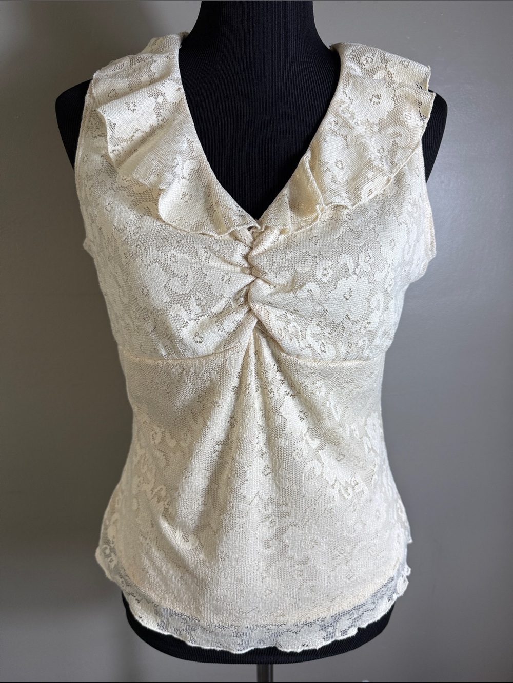 Vintage Fashion Bug Cream Lace Overlay Ruffled V-Neck Sleeveless Top Sz XL